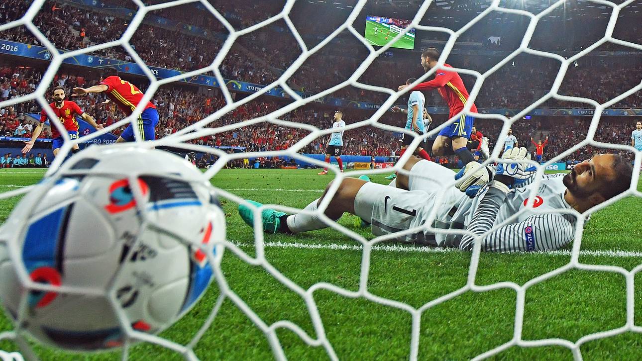 Spanien glänzt – Türkei vor dem Aus