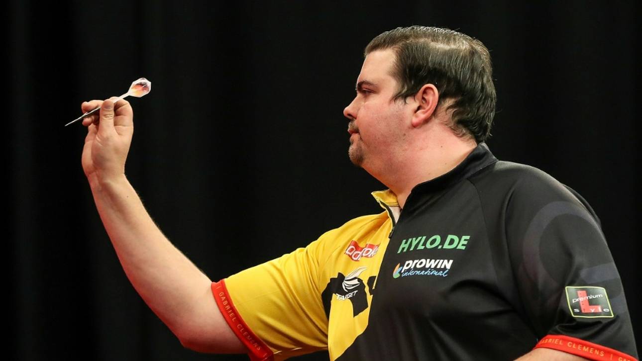 Clemens wirft Neun-Darter