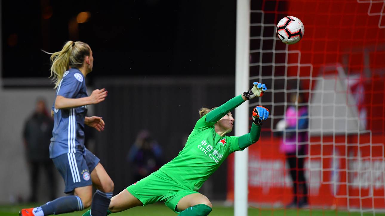 Bayern weiter, Wolfsburg scheitert