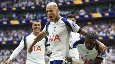 Nach dem Auftaktsieg in der Premier League gegen den FC Burnley ist Tottenham-Coach Thomas Frank hochzufrieden. Ein Sonderlob kassiert Doppelpacker und Traumtorschütze Richarlison.