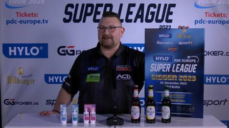 Der Gewinner der Europe Super League Dragutin Horvat freut sich sichtlich über das Ticket zur Darts-WM. Sein Interview nach dem Finalsieg ist jetzt schon Kult.