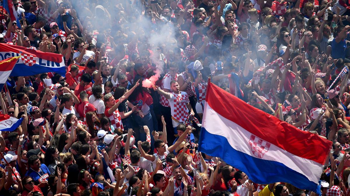 Was für ein Empfang! Über 60.000 Menschen warten in Zagreb auf die kroatischen WM-Helden