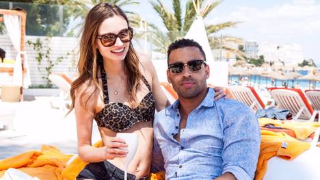 Hal Robson-Kanu und Model Haley Bartlett sind ein Paar