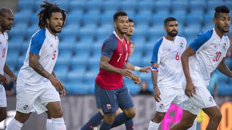Panamas Nationalmannschaft ( in weiß) ist zum ersten Mal bei einer WM dabei 