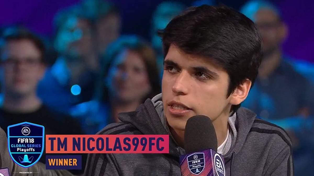 PLATZ 1 - NICOLAS99FC (TRANSFERMARKT.DE): An ihm führt akuell im FIFA eSports kein Weg vorbei. Mit nur einer einzigen Niederlage aus allen 16 Spielen qualifiziert sich Gonzalo Nicholas souverän für das Grand Final. Unter den Spielern ist er der Topfavorit auf den Titel. Und das mit nur 18 Jahren. Defensiv steht er stabil, dazu lässt er sich nie aus der Ruhe bringen.