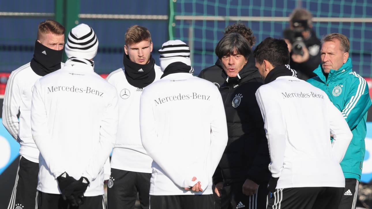 Weltrangliste: DFB-Team weit zurück