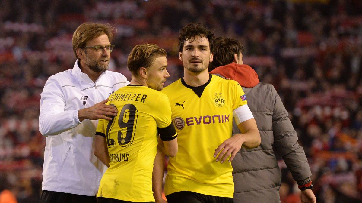 United ist ähnlich wie Barcelona schon länger bei Hummels in der Verlosung. Doch der Verein hat sich wohl durch die aktuell schwache Saison und die alles andere als klare Trainerfrage aus dem Rennen geworfen. Chelsea, wahlweise auch Liverpool oder Arsenal, haben aller Voraussicht nach keine Chance, Jürgen Klopp hin oder her