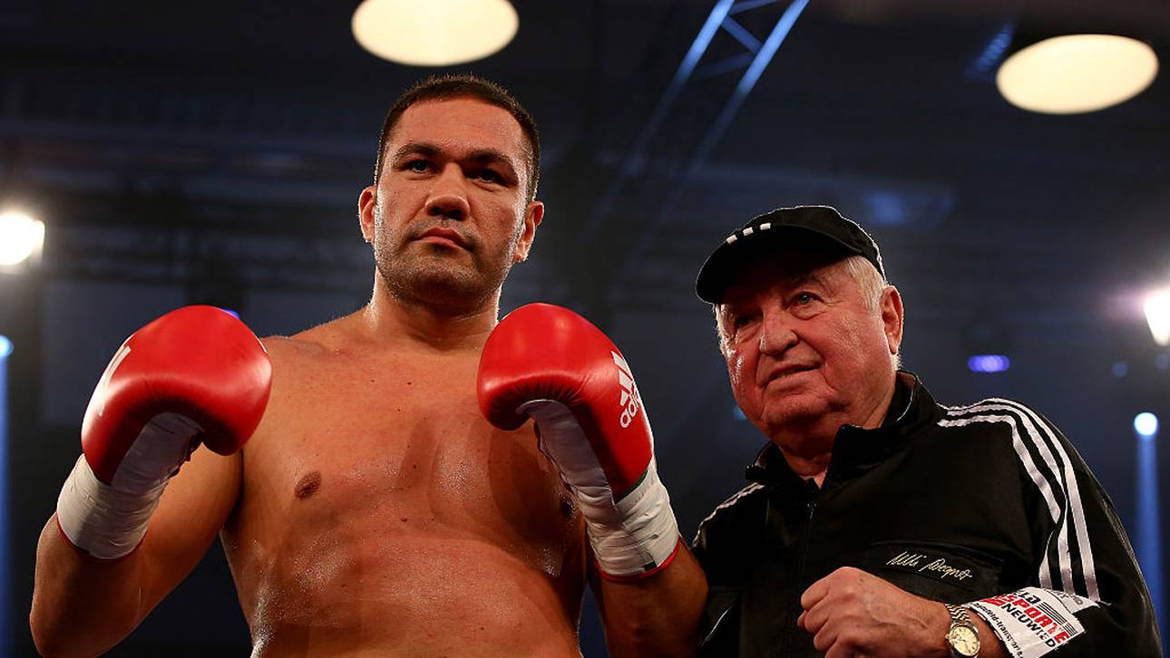 Box-Coach gibt in der Reha Training