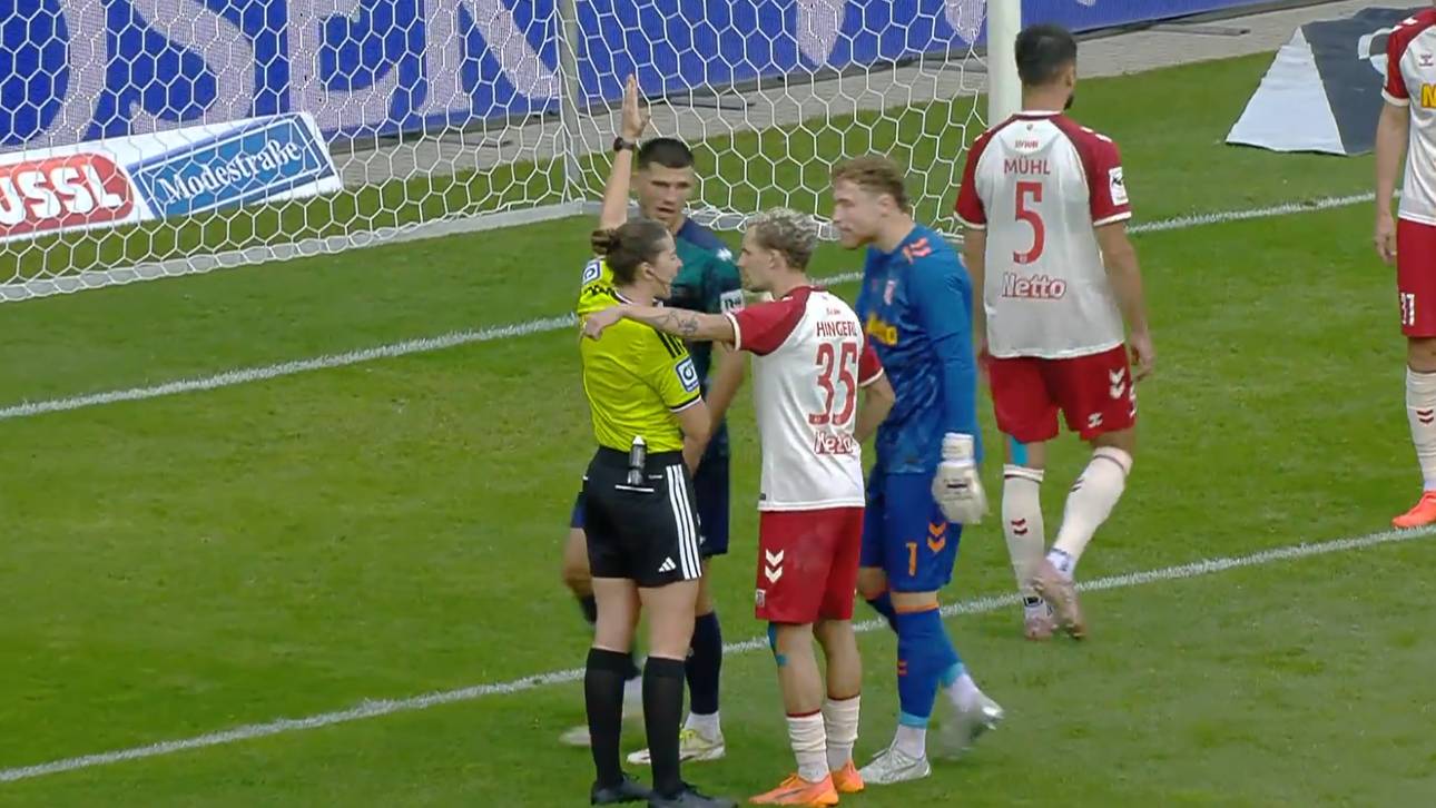 Kurioser Patzer! Was macht der Jahn-Keeper da?