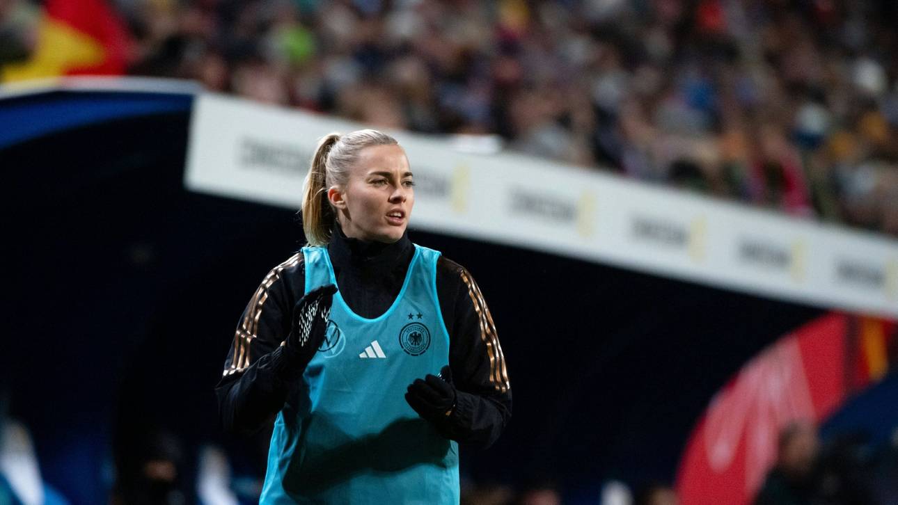 Nationalspielerin Freigang veröffentlicht WM-Fotobuch