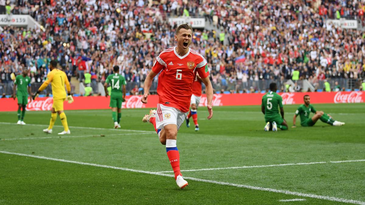 Der eingewechselte Denis Tscheryschew erhöht mit einem sehenswerten Tor auf 2:0