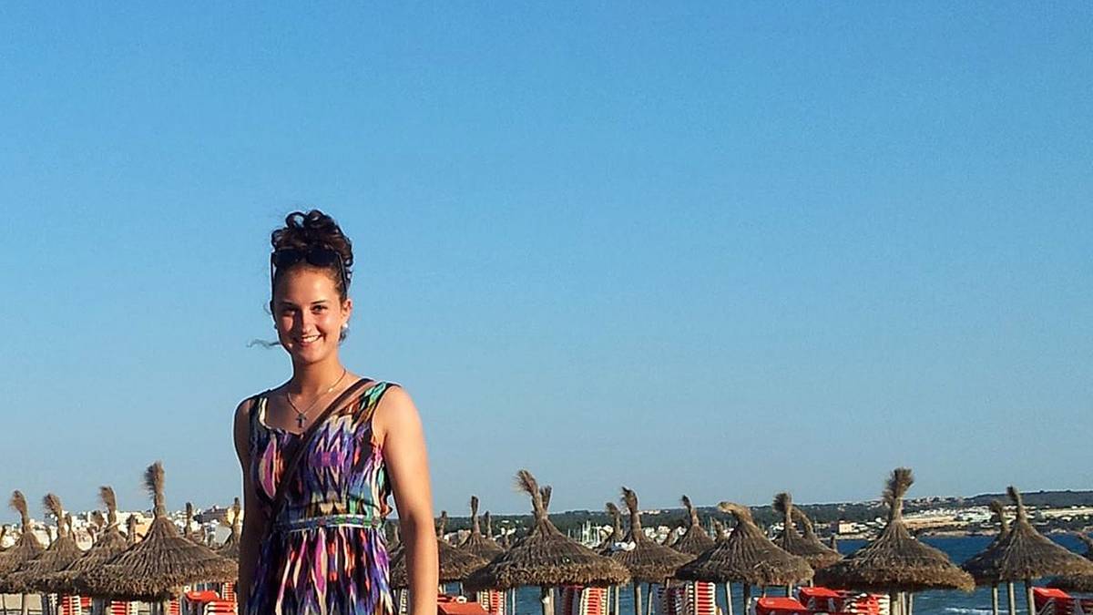 Die 1995 geborene Däbritz ist die zweitjüngste Spielerin im Team. Sie soll in Kanada wichtige Erfahrungen sammeln. Urlaub macht die 2014 mit der Fritz-Walter-Medaille als beste Nachwuchsspielerin ausgezeichnete Fränkin am Strand. Ab 2015/16 spielt sie für den FC Bayern