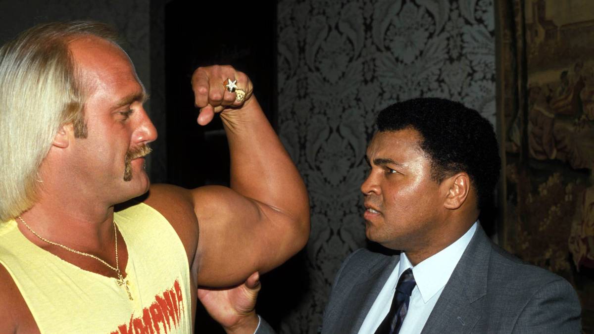 Da staunt auch "The Greatest": Box-Ikone Muhammad Ali war ebenfalls bei WrestleMania dabei, als Gastringrichter des Hauptkampfs