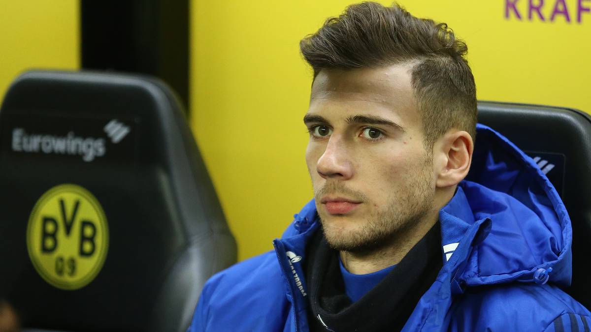 LEON GORETZKA (ab 33. Minute): Antreiber im Mittelfeld. Kam in der 33. Minute für McKennie als Sechser früher zu seinem Comeback als geplant. In seinem 100. Bundesligaspiel belebte er das Schalker Spiel, vergab in der 49. die Kopfballchance zum 1:4 - SPORT1-Note: 3