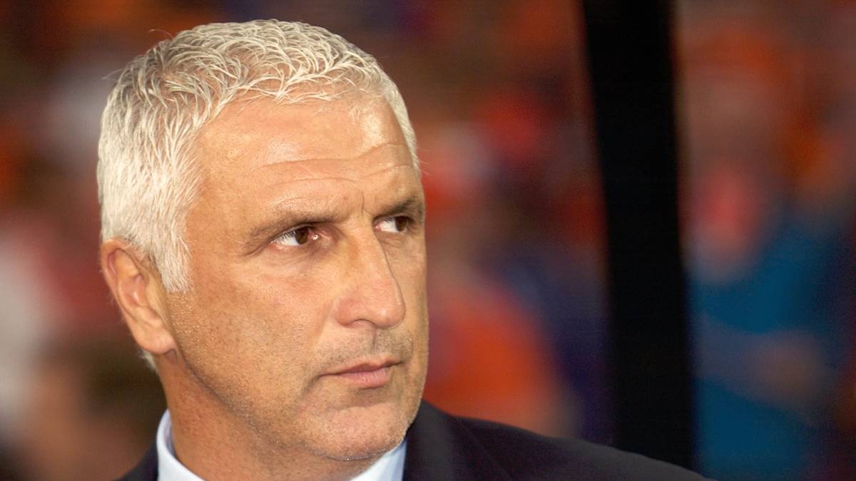 "Der Alaba spielt bei Bayern viel besser, weil er dort von Europa- und Weltklasseleuten umgeben ist, von Ribéry und Boateng. Dort spielt er eine ganz andere Rolle, nämlich keine." (Österreichs Fußball-Ikone Hans Krankl über Bayerns David Alaba)