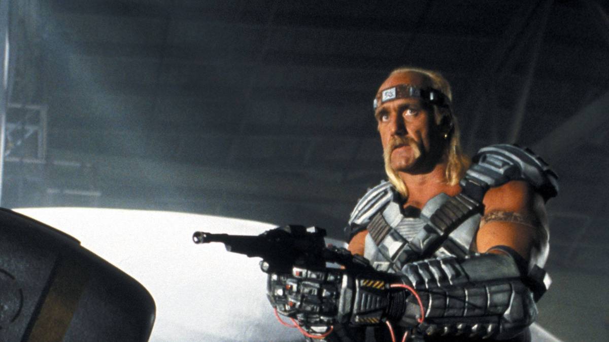 Hogan intensivierte derweil seine Ausflüge nach Hollywood: In "Der Ritter aus dem All" (mit dem jungen Undertaker in einer Nebenrolle) spielte er 1991 einen auf der Erde gestrandeten Außerirdischen ...