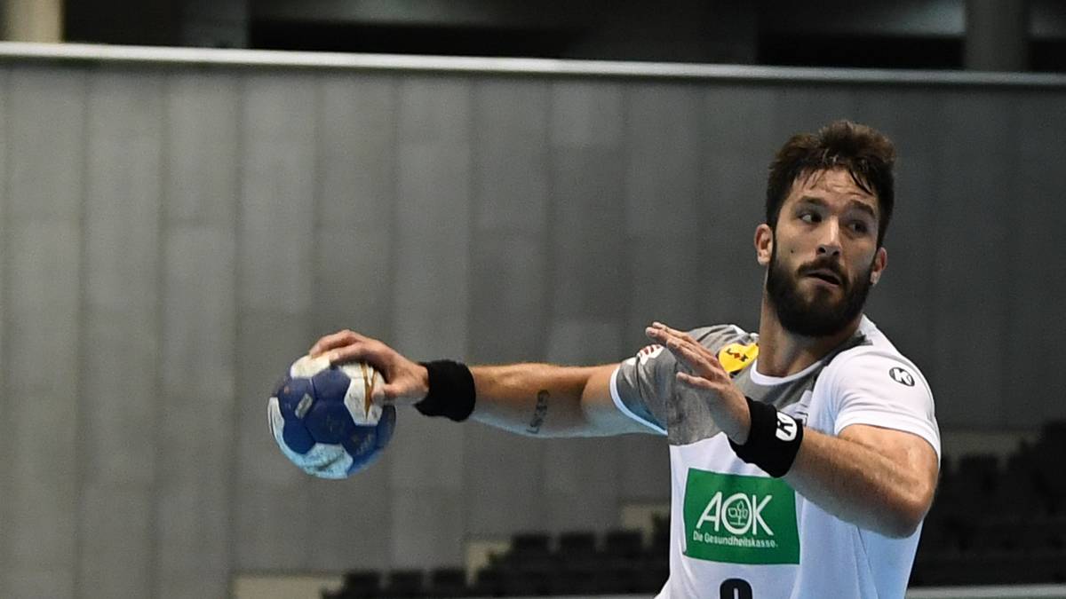 Der Deutsch-Kroate wurde in Kirchheim unter Teck nahe Stuttgart geboren und von Vater Goran gefördert. Im Jahr 2016 muss er dessen plötzlichen Tod verkraften. Den Sieg gegen Kroatien sah er bereits live in der Halle