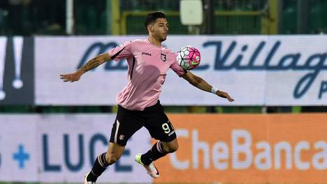 Giuseppe Pezzella und der US Palermo müssen eine Pflichtaufgabe gegen Hellas Verona lösen