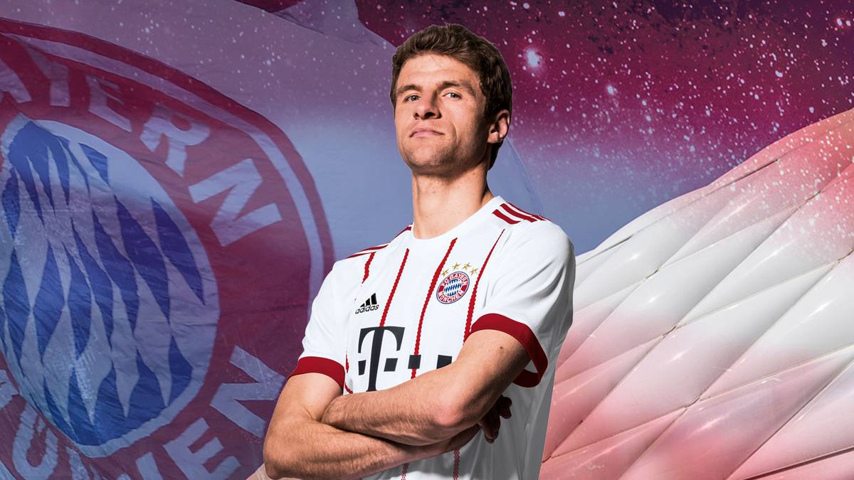 Hersteller Adidas wählte aus den Vorschlägen dann sechs Gewinner aus, deren entworfene Trikots anschließend produziert wurden. Eine Jury aus FCB-Spielern und -Verantwortlichen entschied sich dann für das Design des jungen Bayern-Fans