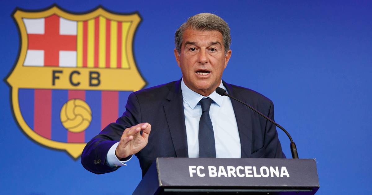 Fc Barcelona Hat 1 35 Milliarden Schulden Hohe Gehalter Als Grund