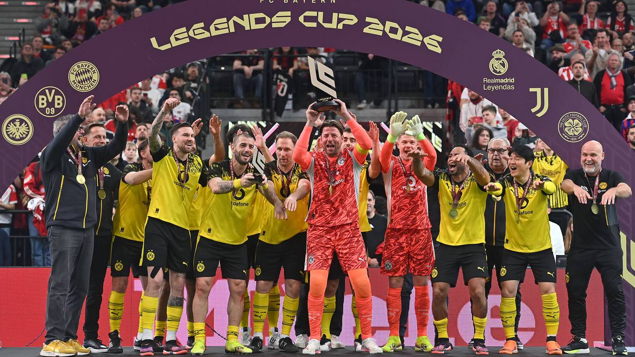 Mega-Comeback im Finale! Hier gewinnt der BVB den Legends Cup