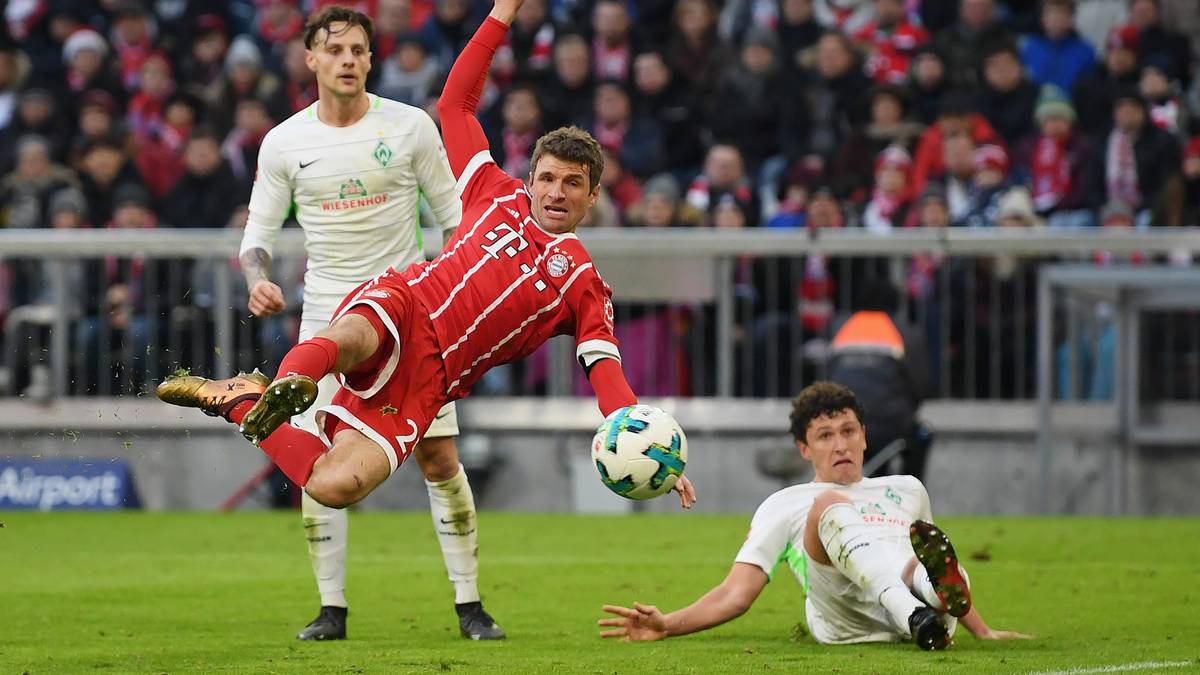 Aus dem Nichts der Ausgleich! Boateng schlägt einen ganz langen Diagonalball in Richtung Elfmeterpunkt. Müller nimmt den Ball stark mit der Brust an und vollendet aus der Drehung. Dabei profitiert der Bayern-Star auch von Veljkovics Stellungsfehler