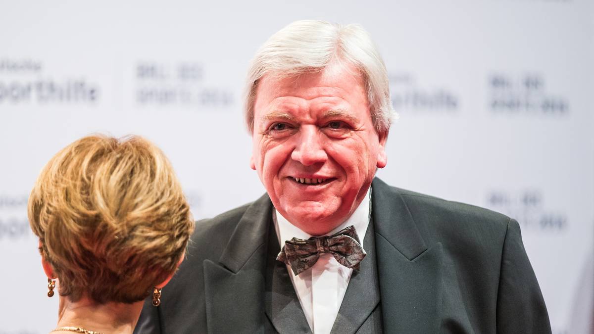 Hessens Ministerpräsident Volker Bouffier ist in Wiesbaden natürlich auch vertreten