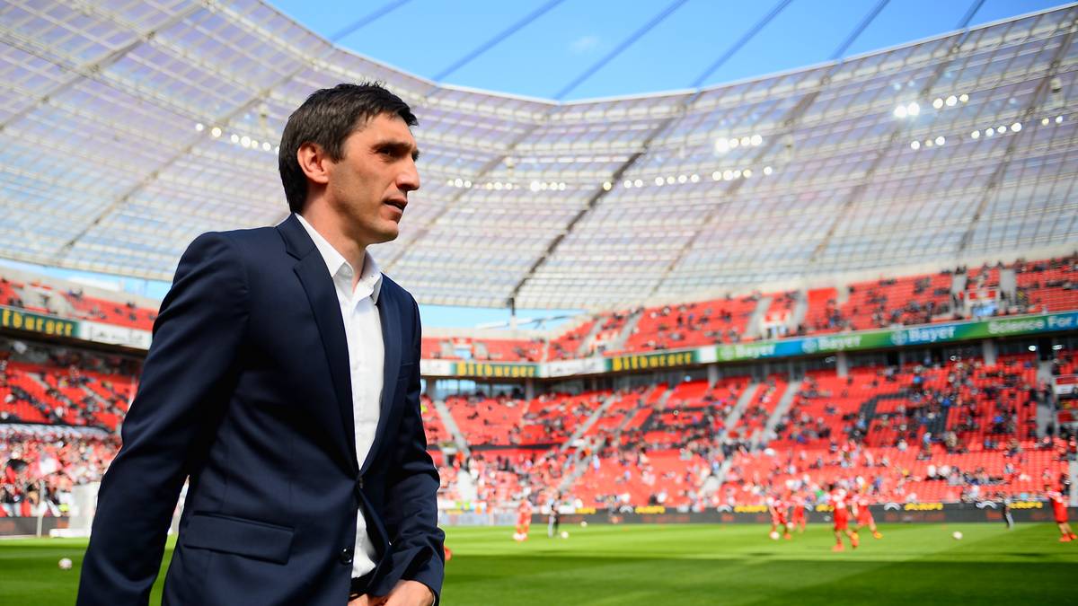 Tayfun Korkut ist bereits der neunte Coach, der in der laufenden Saison seinen Posten räumen muss. Der Hamburger SV wechselt insgesamt drei Mal den Chef an der Seitenlinie. SPORT1 zeigt alle Bundesliga-Trainer, die 2014/2015 ihr Amt abgegeben haben und deren Nachfolger