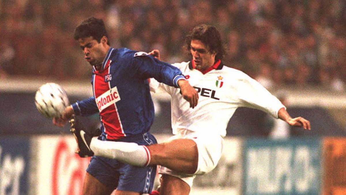 PLATZ 14: PARIS SAINT-GERMAIN - PSG scheitert bei seiner ersten Teilnahme 1994/95 erst im Halbfinale an Titelverteidiger AC Mailand mit Paolo Maldini (Foto rechts). Bis 2012 folgen nur noch drei Teilnahmen, die allesamt bereits in der Gruppenphase ihr Ende finden