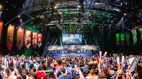 Einmal mehr berichtet die eSports1-Redaktion von den neusten Ereignissen aus der Welt des eSports - Guilty Gear Strive geht in die Beta, Apex Legends startet in Season 8 und Team Liquid gewinnt das Lock-In-Tournament