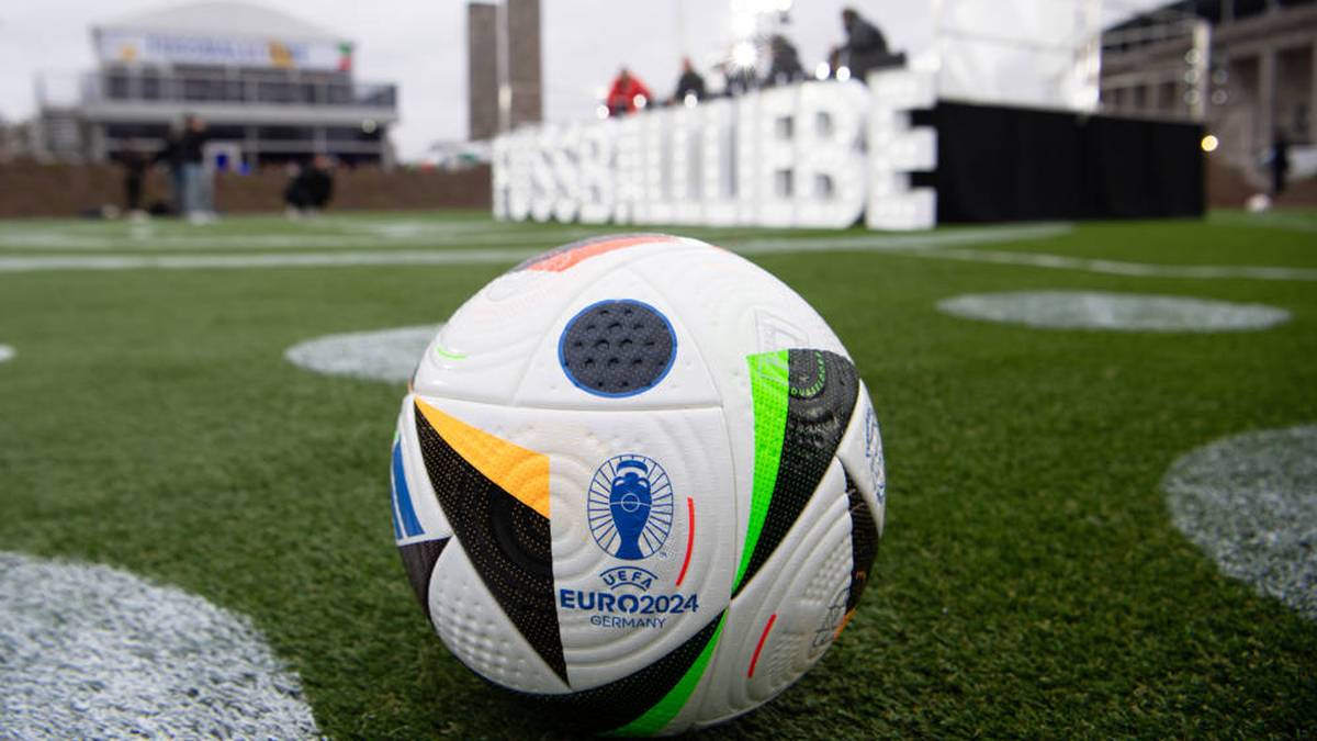 EM 2024: Der offizielle Spielball "Fußballliebe" von Adidas