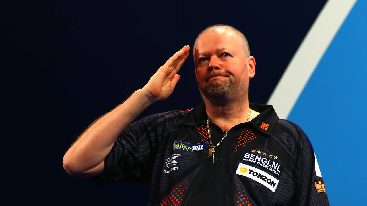 Van Barneveld kämpft gegen Aus