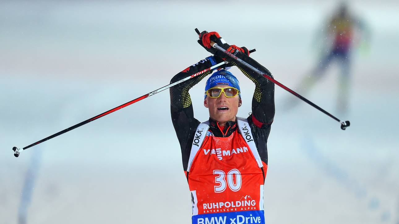 Held der Arbeit zieht sich aus dem Sumpf