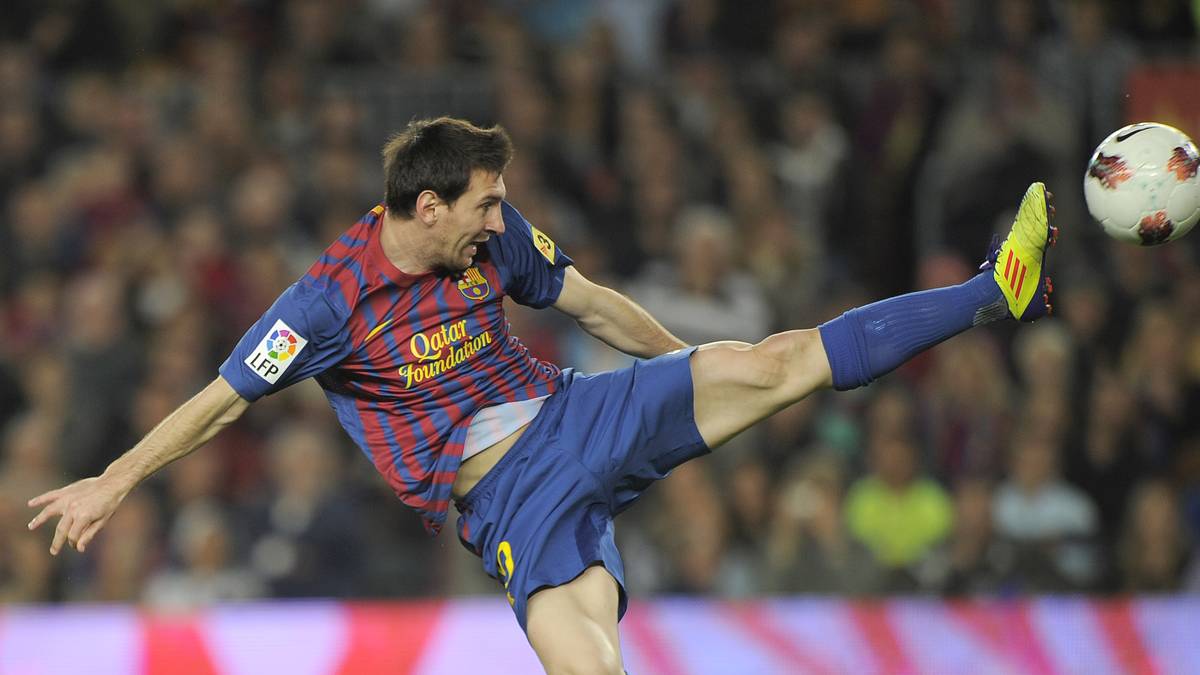 Die Saison 2011/12 geht vielleicht als die beste eines Fußballers in die Geschichte ein. In der Primera Division schoss Messi 50 Tore in 37 Einsätzen, 73 Treffer waren es in allen 60 Saisonspielen. Im Kalenderjahr 2012 netzte er sogar 91 Mal ein - in 69 Partien
