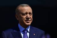 Die Gesellschaft für bedrohte Völker nimmt die Bundesregierung vor dem EM-Viertelfinale der Türkei in die Pflicht.