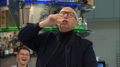 Kultmanager Reiner Calmund hält im WM Doppelpass einen legendären Monolog.