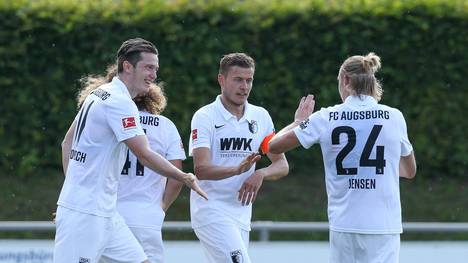 Der FC Augsburg feiert einen Kantersieg