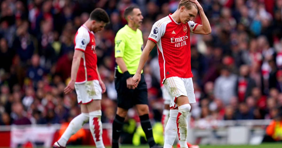 Arsenal also failed in the title race!  Man City new contenders