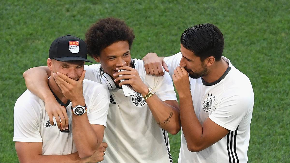 Die EM in Frankreich ist Geschichte. Dabei sind eine Menge Sprüche geklopft worden - einige darunter waren besonders originell. SPORT1 stellt die besten vor