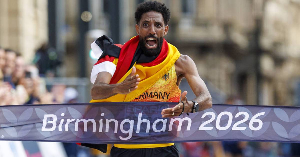 European Championship Marathon Gold! Amanal Petros makes history!