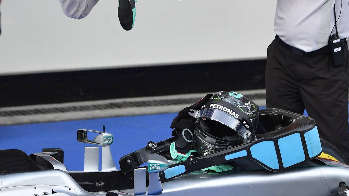 Rosberg fährt einen ungefährdeten Sieg ein, sein bereits fünfter Erfolg in dieser Saison. Dementsprechend groß ist die Freude beim WM-Leader