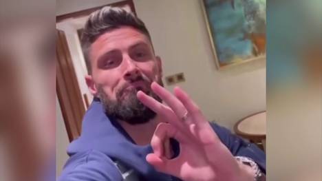 Olivier Giroud zeigt sein Hotelzimmer während seinem Aufenthalt bei der WM in Katar. Von seiner Unterkunft ist der Frankreich-Star begeistert. 