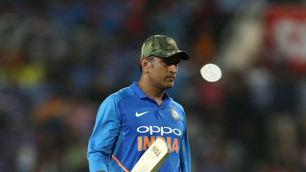 PLATZ 13 – MS DHONI (Cricket): Search-Score 5, Werbeeinnahmen 28 Mio., Social Media 20,5 Mio. Follower. Der 37-jährige Rechtshänder wird von seinen Fans Captain Cool genannt. In der indischen Premier League gehört Dhoni zu den bekanntesten Gesichtern