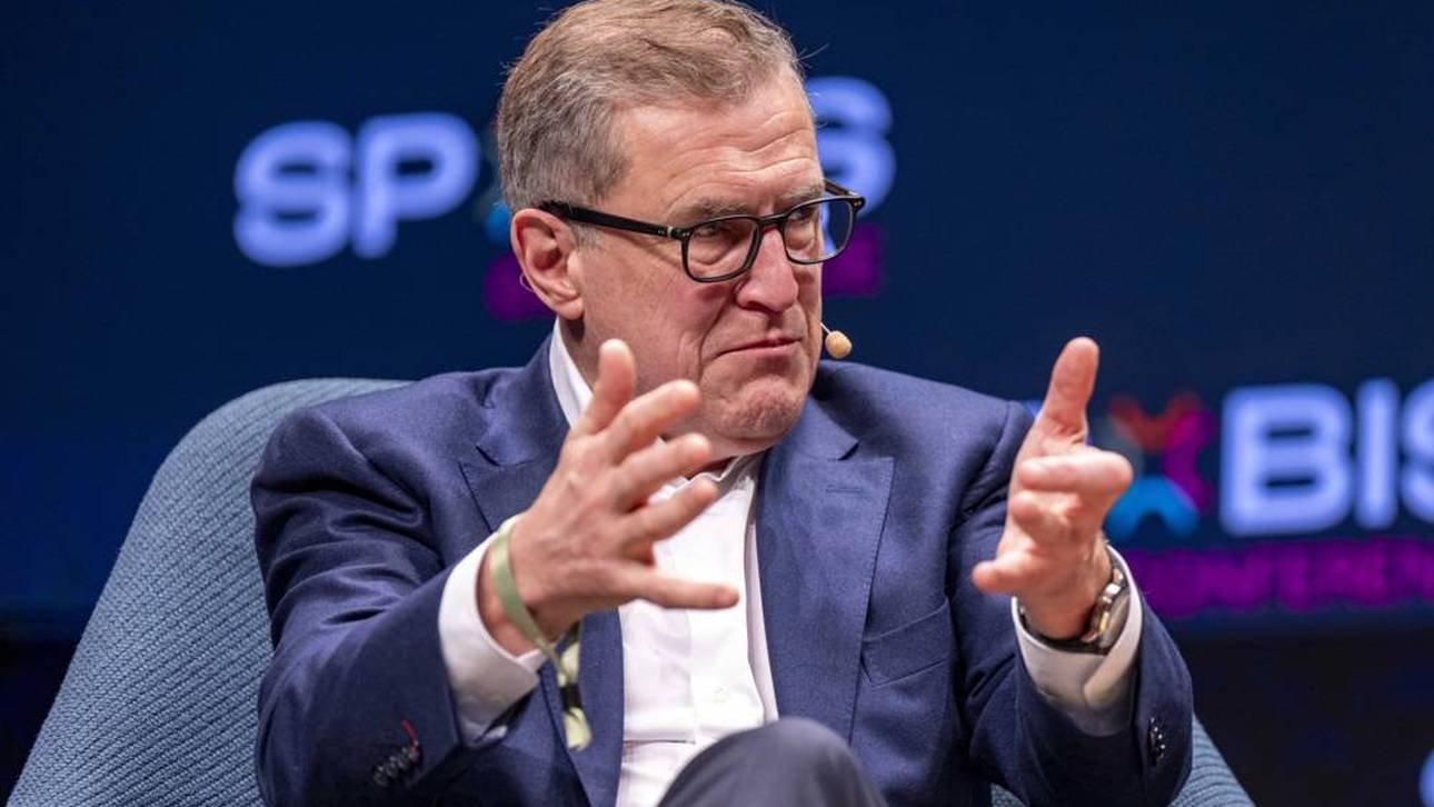 Davies? FCB-Bosse wüten gegen Kanada