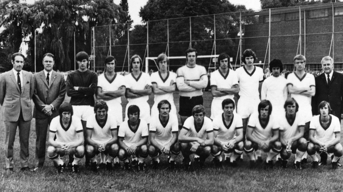 PLATZ 1: Ajax Amsterdam (1971 bis 1973) - Rinus Michels revolutionierte mit seinem "Voetbal totaal" den Fußball und dominierte mit Ajax die frühen 70er-Jahre. Dreimal in Folge holte Ajax den Henkelpott - auch dank eines gewissen Johan Cruyff