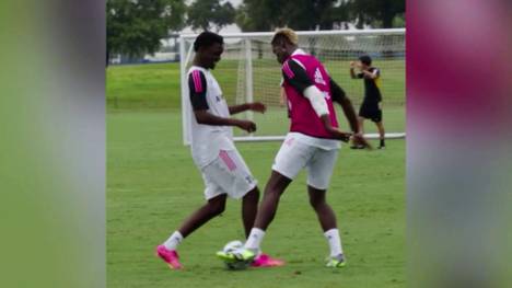 Paul Pogba kehrt nach langer Verletzungspause ins Mannschaftstraining bei Juventus Turin zurück und zeigt da direkt wieder, was er technisch noch kann. 