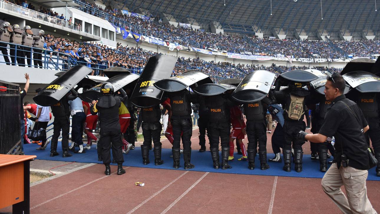 Fußball-Fan zu Tode geprügelt