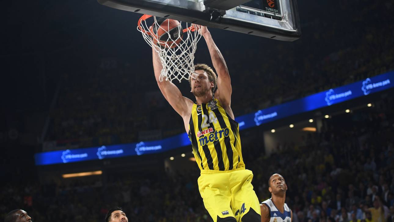 Fenerbahce und Piräus im Finale