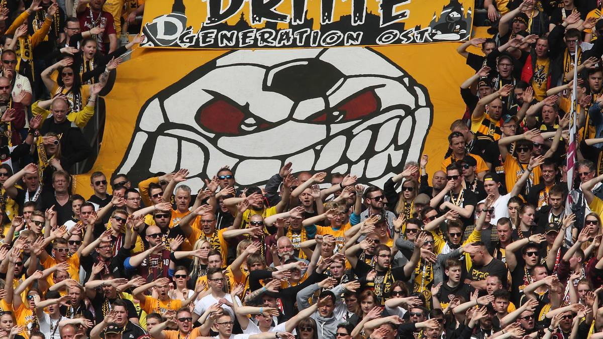 Dynamo Dresden v Erzgebirge Aue - 3. Liga