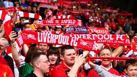 Liverpool-Fans an der Anfield Road.